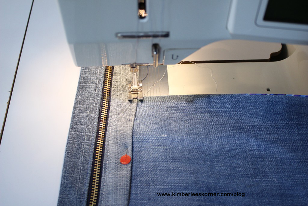 Sewing Zipper casing to bag  Kimberlees Korner