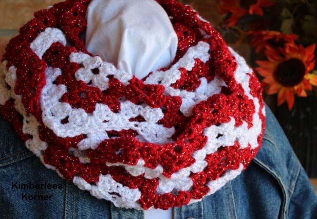 Candy Cane Ripple Crochet Cowl Pattern from Kimberlees Korner