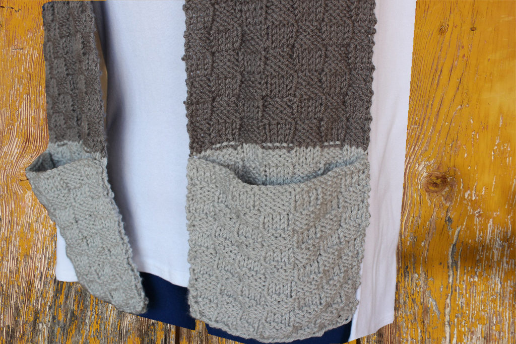 checkerboard knit scarf with pockets from Kimberlees Korner