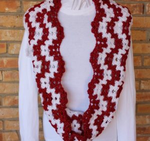 candy cane ripple crochet cowl pattern free on Kimberlees Korner