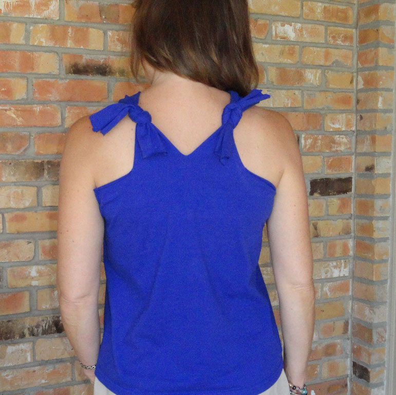 Back of No Sew Tank Top - tutorial from Wobisobi 