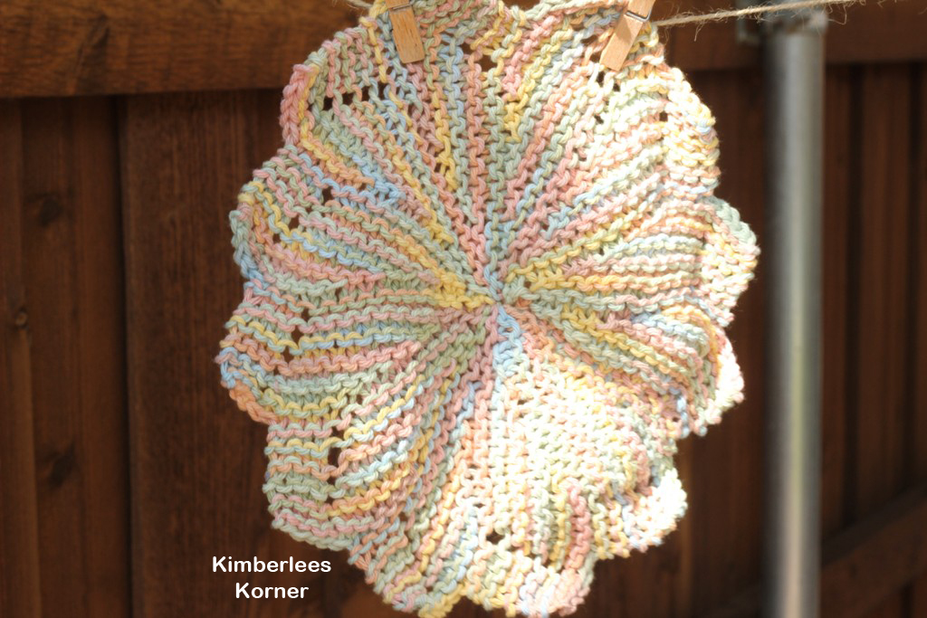 Petal Dishcloth made by Kimberless Korner