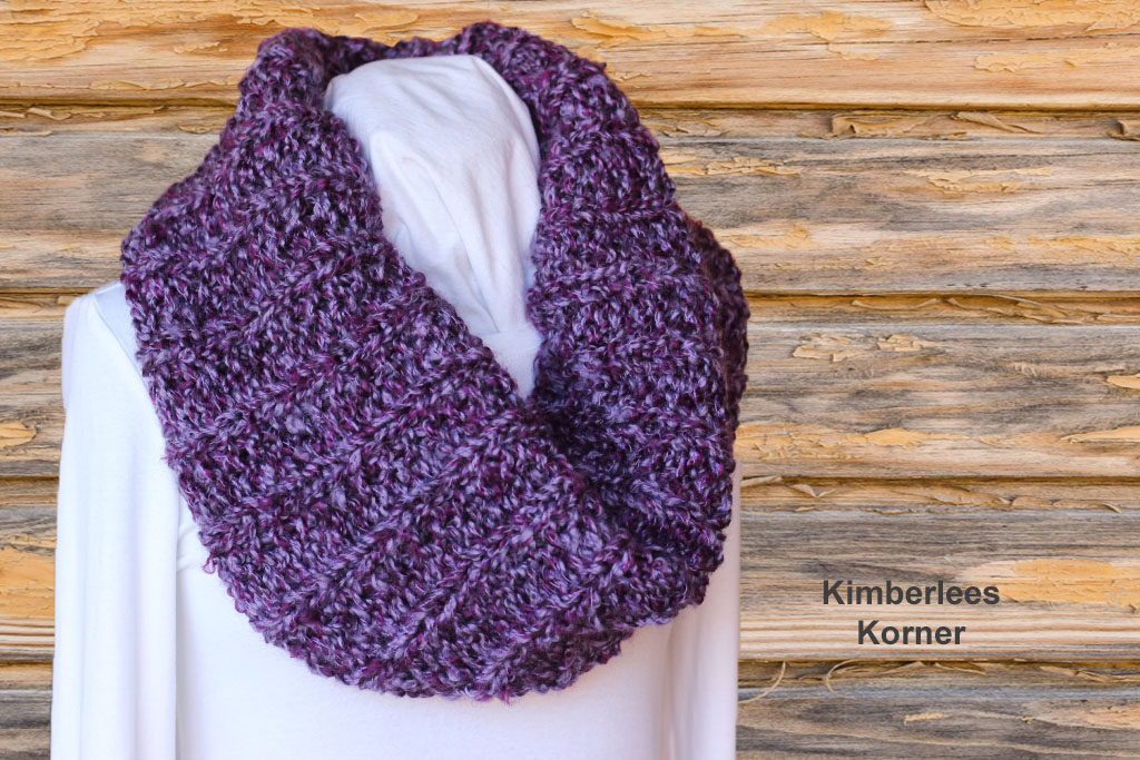 chunky knit cowl pattern from Kimberlees Korner